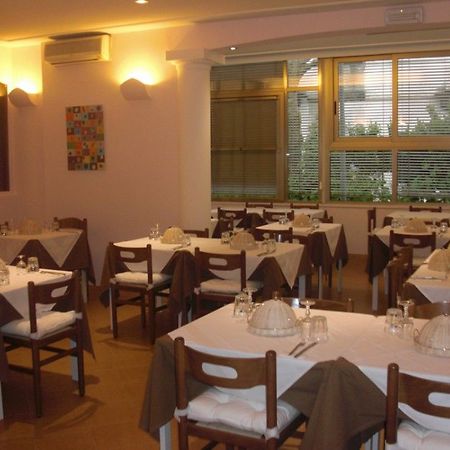 Hotel Giamaica Viserba Di Rimini Zewnętrze zdjęcie